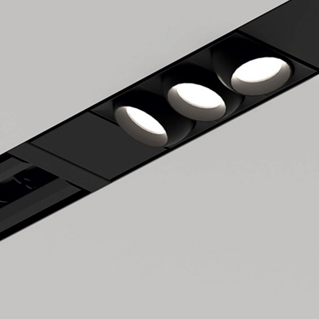 Deckenfläche mit integrierter Beleuchtung und Lüftung des Systems No Limit PLUS